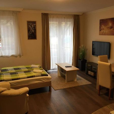 My Home Apartman ハイデゥソボスロー エクステリア 写真