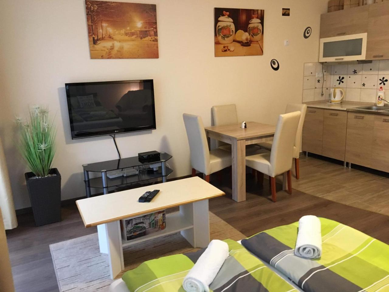 My Home Apartman ハイデゥソボスロー エクステリア 写真