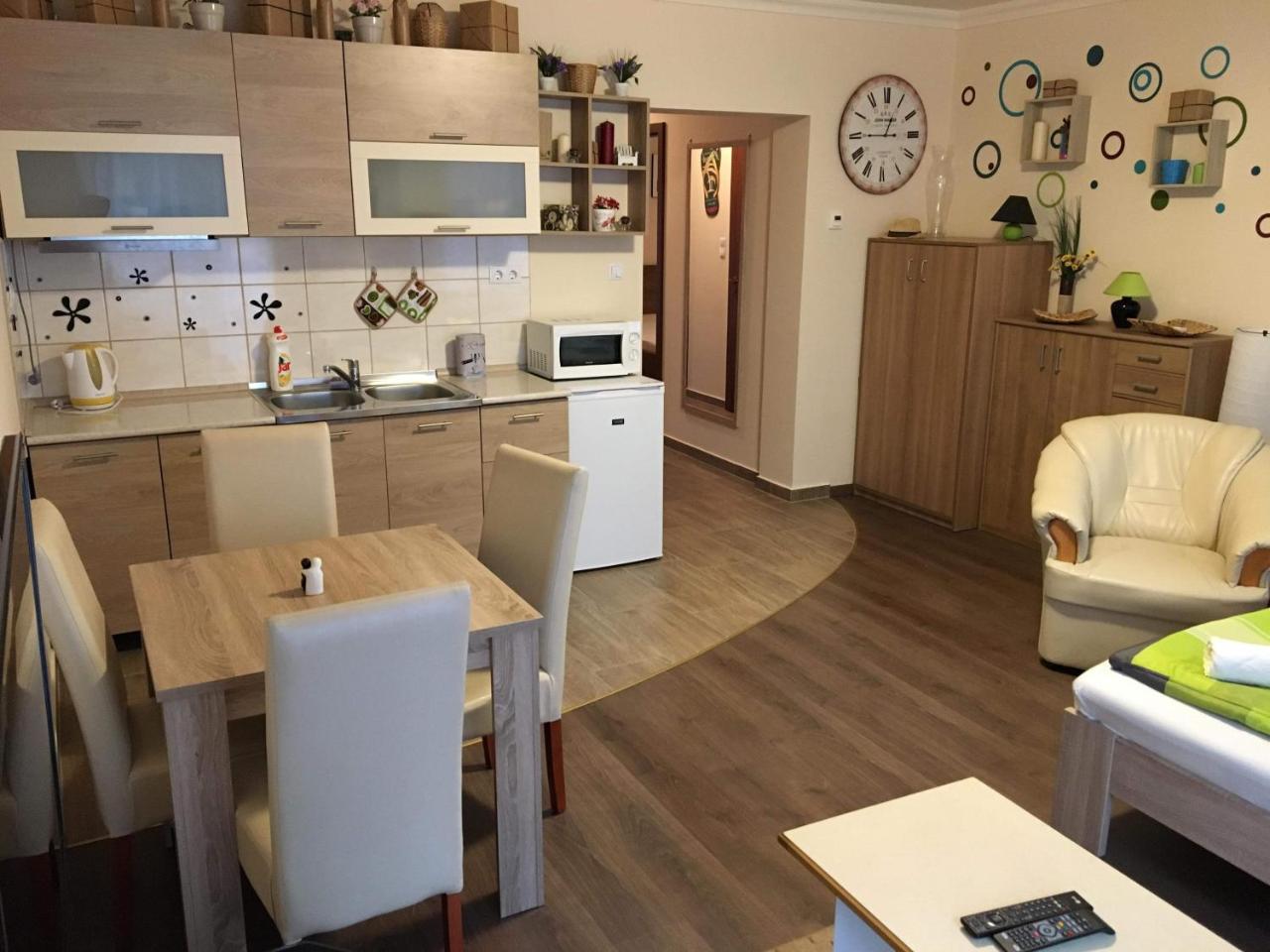 My Home Apartman ハイデゥソボスロー エクステリア 写真